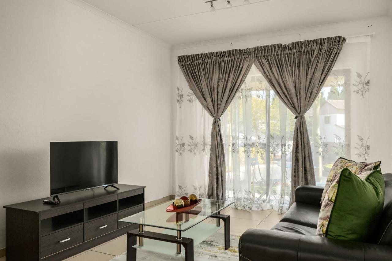 V&S Apartments - Immaculate Luxury Apartment In Fourways, Johannesburg Sandton Exterior foto